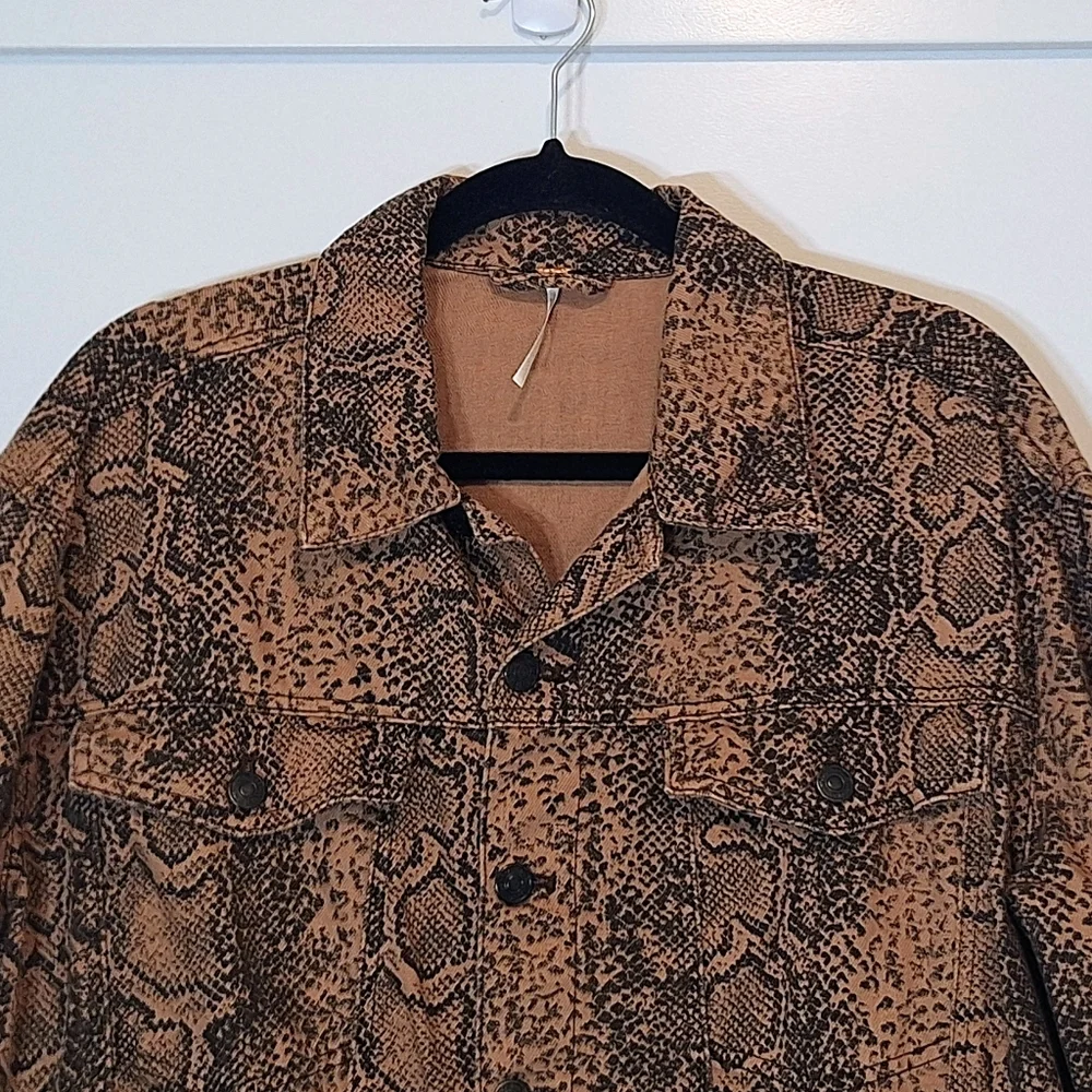 Free People Snakeskin Denim Trucker Jacket Button Up Cotton Brown Black Medium - Picture 4 of 16